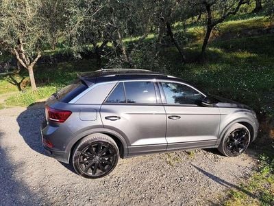 Usata VW T-Roc R-line 110 CV (80 kW) 2023 Grigio SUV