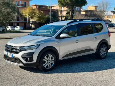 Usata Dacia Jogger Comfort 101 CV (74 kW) 2022 Grigio Monovolume