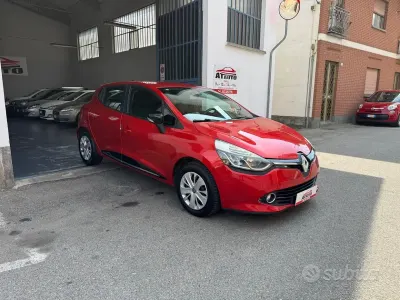 Usata Renault Clio IV 75 CV (55 kW) 2013 Rosso Berlina