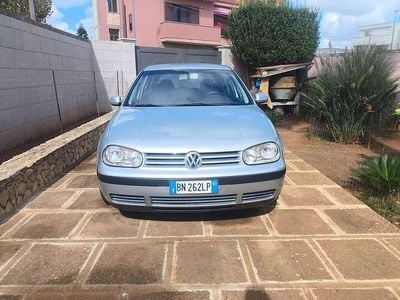 Usata VW Golf IV 90 CV (66 kW) 2000 Argento Berlina