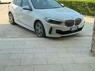 Usata BMW 116 M Sport 116 CV (85 kW) 2022 Bianco Utilitaria