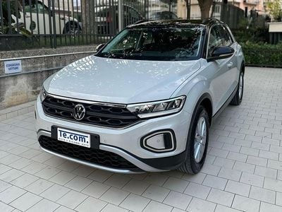 Usata VW T-Roc Life 110 CV (80 kW) 2023 Beige SUV