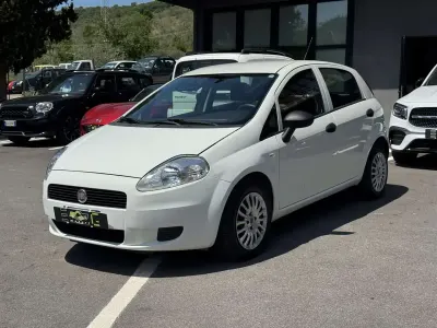 Usata Fiat Punto 69 CV (50 kW) 2012 Bianco Utilitaria
