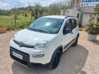Usata Fiat Panda 4x4 S 85 CV (62 kW) 2019 Bianco Utilitaria