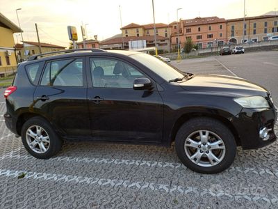 usata Toyota RAV4 RAV4 2.2 D-4D 4WD Active