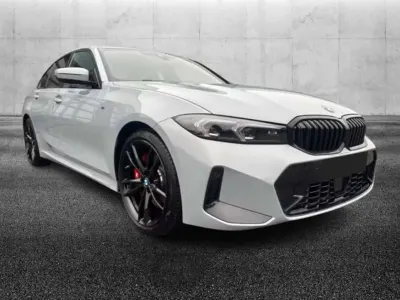 Usata BMW 330 M Sport 286 CV (210 kW) 2025 Grigio Berlina