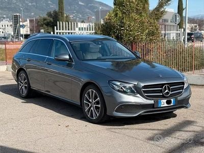 Usata Mercedes E220 Premium 194 CV (142 kW) 2020 Grigio Station wagon