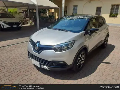 Usata Renault Captur Intens 90 CV (66 kW) 2017 Grigio SUV