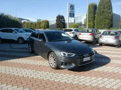Usata Audi A4 Business 190 CV (139 kW) 2020 Grigio Station wagon
