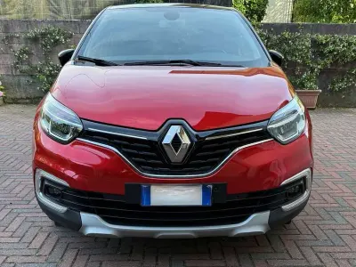 Usata Renault Captur 150 CV (110 kW) 2019 Rosso SUV