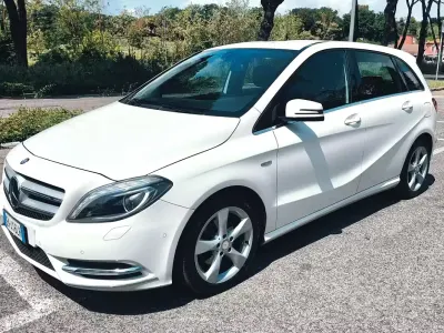 Usata Mercedes 180 122 CV (89 kW) 2012 Bianco Berlina