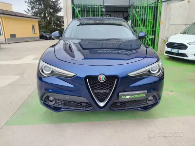 Usata Alfa Romeo Stelvio Super 179 CV (131 kW) 2017 Blu SUV