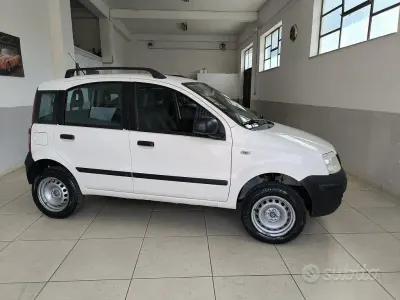 Usata Fiat Panda 4x4 Active 60 CV (44 kW) 2010 Bianco Utilitaria