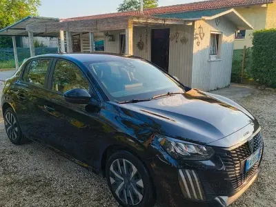 Usata Peugeot 208 75 CV (55 kW) 2024 Nero Utilitaria