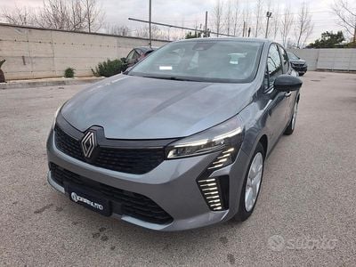 Usata Renault Clio V Evolution 91 CV (66 kW) 2024 Grigio Berlina
