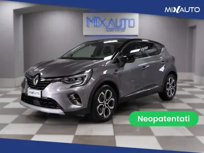 Usata Renault Captur Techno 94 CV (69 kW) 2022 Grigio SUV