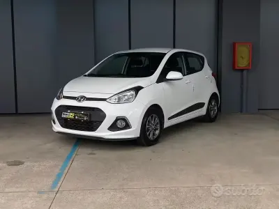 Usata Hyundai i10 Style 87 CV (63 kW) 2015 Bianco Utilitaria