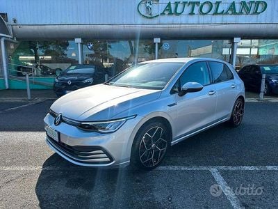 Usata VW Golf VIII Life 110 CV (80 kW) 2021 Verde Berlina