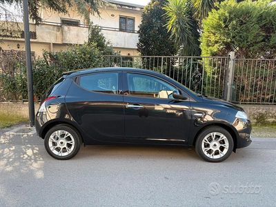 Usata Lancia Ypsilon 69 CV (50 kW) 2016 Utilitaria