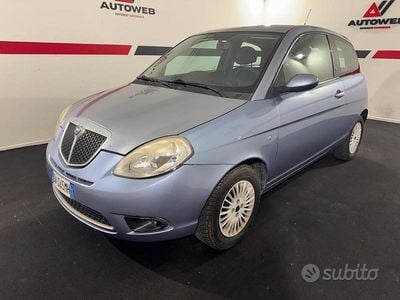 Usata Lancia Ypsilon 60 CV (44 kW) 2009 Blu Utilitaria