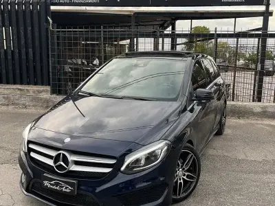 Usata Mercedes B180 Premium 109 CV (80 kW) 2017 Blu Utilitaria