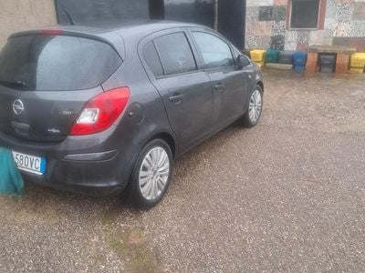Usata Opel Corsa 90 CV (66 kW) 2012 Nero Berlina