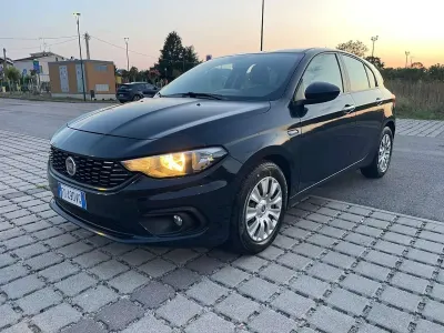 Usata Fiat Tipo Easy 120 CV (88 kW) 2018 Blu/azzurro Berlina