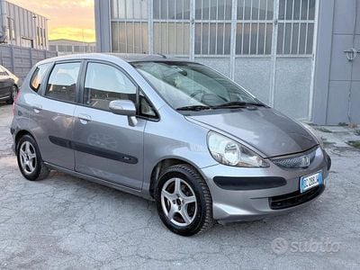 Usata Honda Jazz 83 CV (61 kW) 2006 Grigio Utilitaria