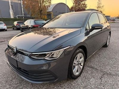 Usata VW Golf VII Life 110 CV (80 kW) 2021 Grigio Utilitaria