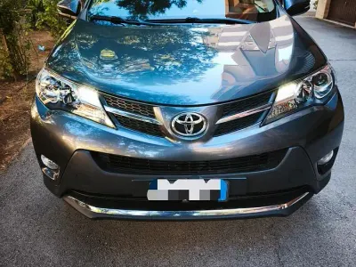 Usata Toyota RAV4 124 CV (91 kW) 2014 SUV