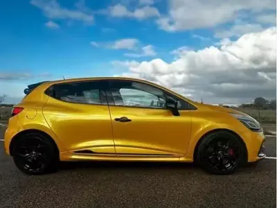 Käytetty Renault Clio R.S. R.S. 200 HP (147 kW) 2013 Keltainen Viistoperä