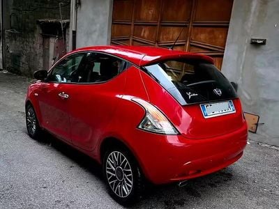 Usata Lancia Ypsilon 95 CV (69 kW) 2016 Rosso Utilitaria