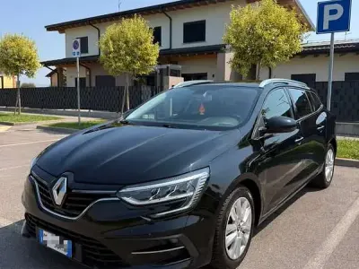 Usata Renault Mégane GrandTour 116 CV (85 kW) 2022 Nero Station wagon