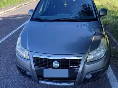 Usata Fiat Sedici 120 CV (88 kW) 2007 SUV