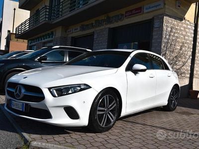 Gebraucht Mercedes A180 Business 116 PS (85 kW) 2019 Weiß Limousine