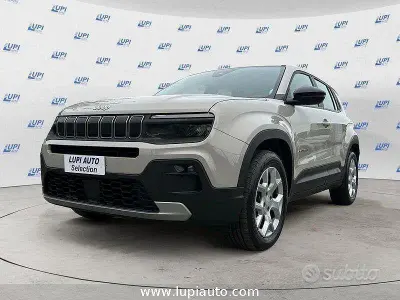 Usata Jeep Avenger Altitude 101 CV (74 kW) 2025 Beige SUV