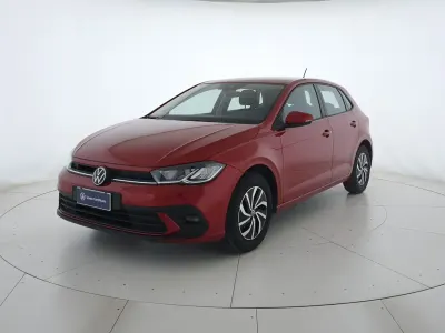 Usata VW Polo Life 80 CV (58 kW) 2023 Kings red metallizzato Utilitaria
