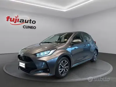 Gebraucht Toyota Yaris Hybrid Trend 116 PS (85 kW) 2022 Grau Kleinwagen