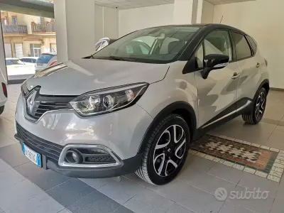 Usata Renault Captur 90 CV (66 kW) 2013 Grigio SUV