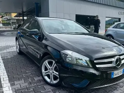 Usata Mercedes A180 109 CV (80 kW) 2014 Nero Berlina