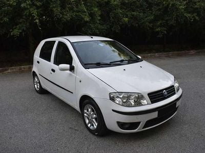 Usata Fiat Punto 69 CV (50 kW) 2004 Bianco Utilitaria