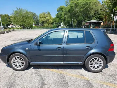 Usata VW Golf IV 105 CV (77 kW) 2002 Grigio Berlina