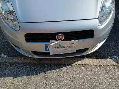 Usata Fiat Grande Punto 69 CV (50 kW) 2014 Grigio Utilitaria