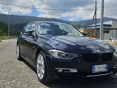 Usata BMW 330 Comfort Edition 258 CV (189 kW) 2014 Blu Station wagon