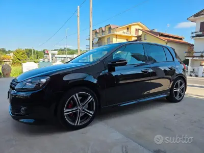 Usata VW Golf VI R-line 140 CV (102 kW) 2010 Nero Utilitaria