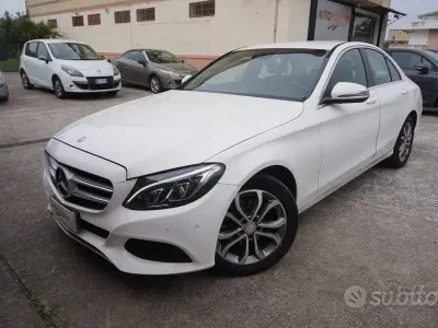 Usata Mercedes C220 170 CV (125 kW) 2016 Bianco polare Berlina