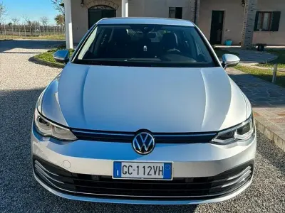 Usata VW Golf VIII Style 130 CV (95 kW) 2020 Grigio Berlina