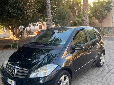 Usata Mercedes A180 109 CV (80 kW) 2011 Nero Berlina