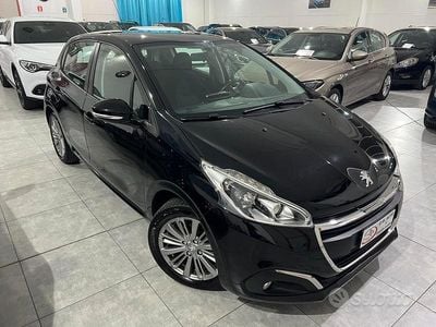 Usata Peugeot 208 Allure 75 CV (55 kW) 2017 Nero Utilitaria