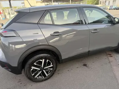 Usata Peugeot 2008 Active 102 CV (75 kW) 2023 SUV
